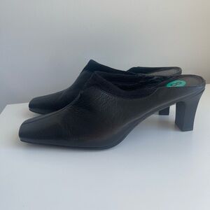 Liz Claiborne Black Leather Slip-On Mule Heels
